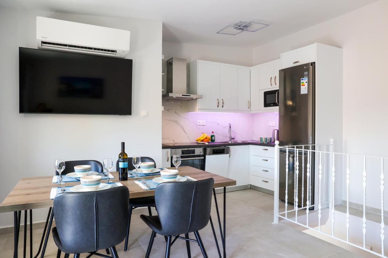 Axs First Floor Apartment Aegina Town Bagian luar foto