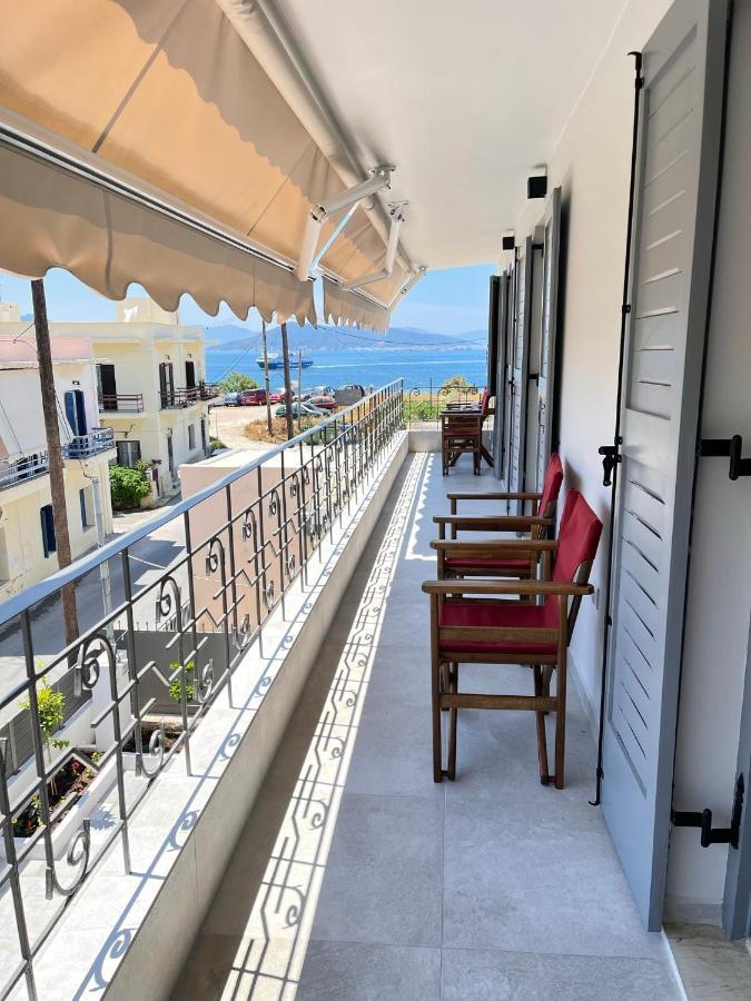 Axs First Floor Apartment Aegina Town Bagian luar foto